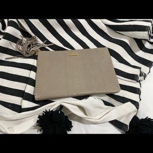 The perfect Gigi New York clutch!